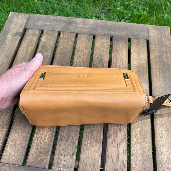 NWT Tahari  Wallet Tan - Picture 2 of 8